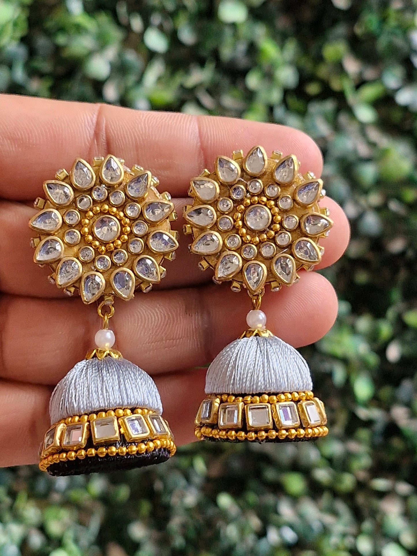 Flower dangle earrings