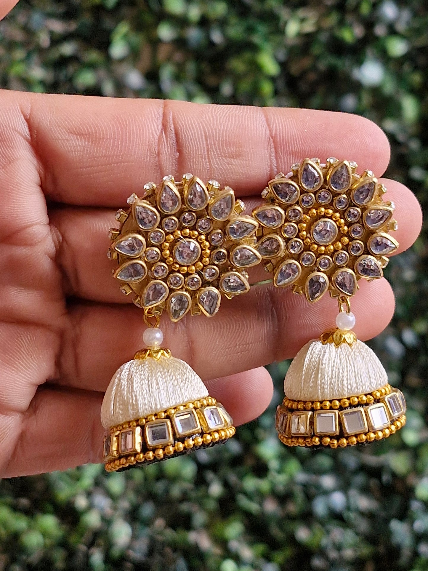 Flower dangle earrings