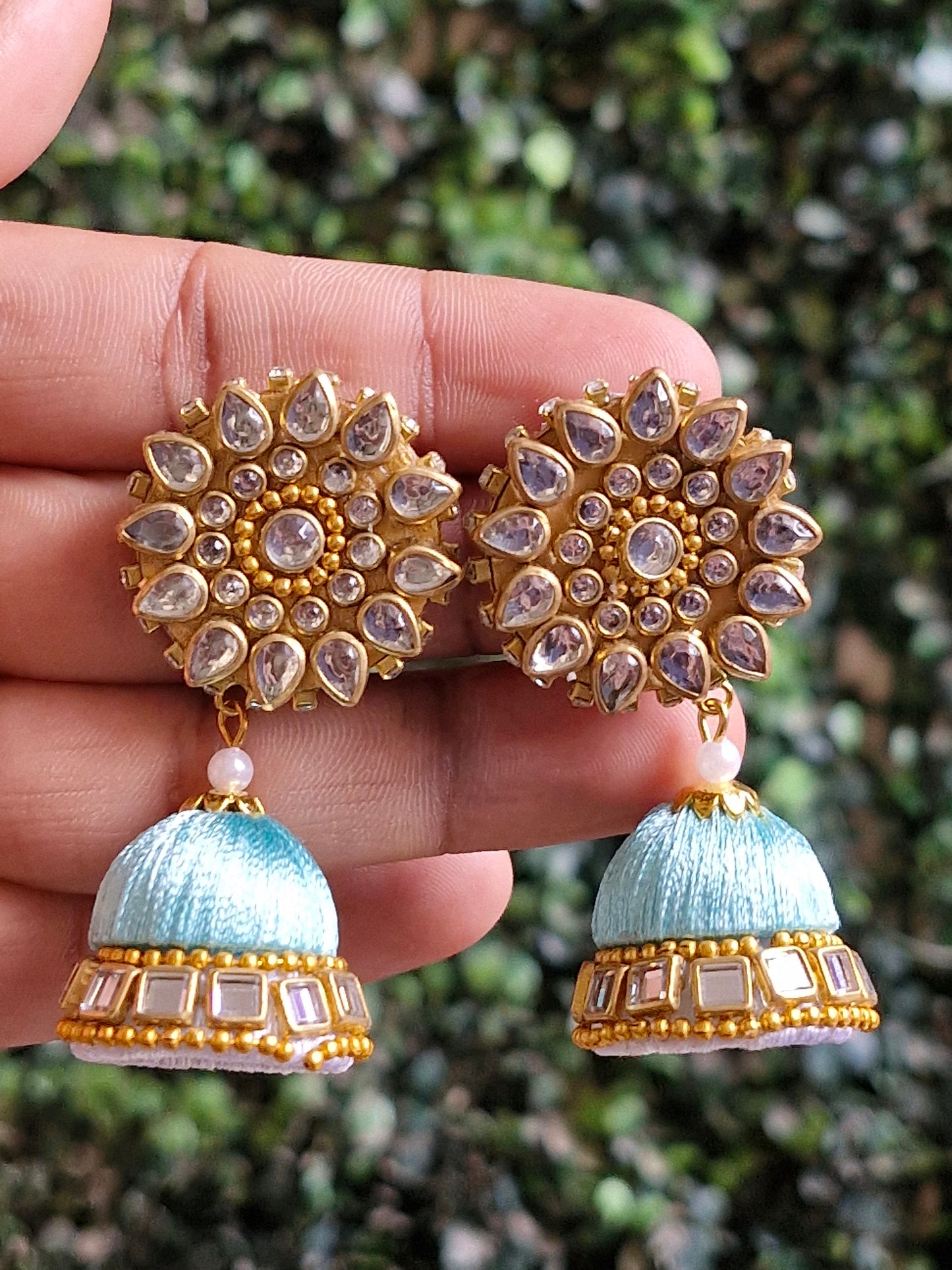 Flower dangle earrings