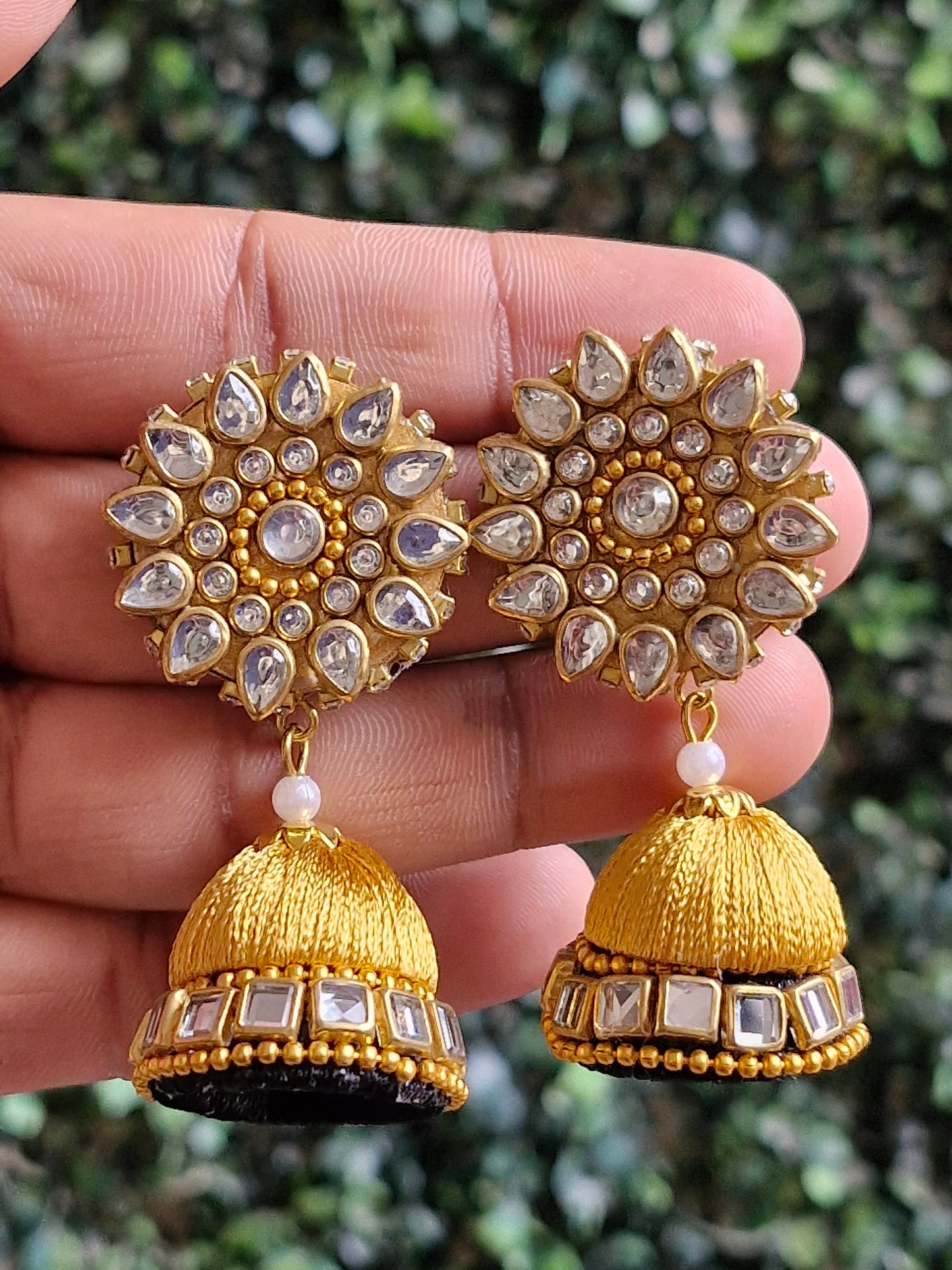 Flower dangle earrings