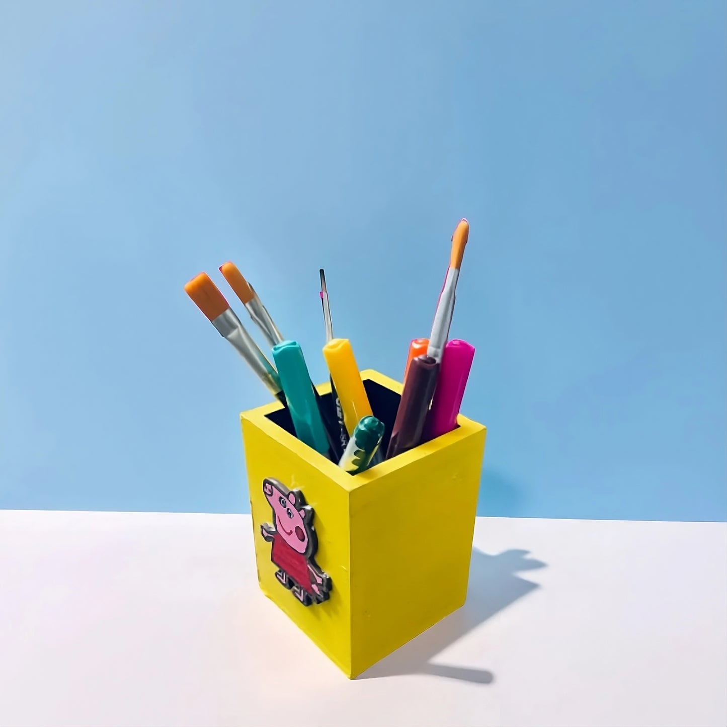Peppa pig pen stand